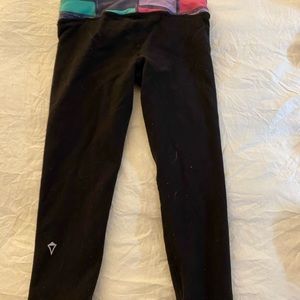 Ivivva black capris